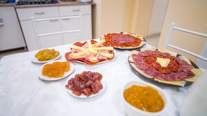 Unclassified image, 4 of 52, button - Hostel Kings n' Queens (Zagreb)