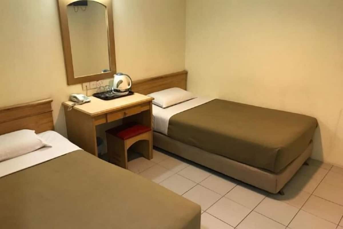 Literie de qualité supérieure, coffres-forts dans les chambres, bureau