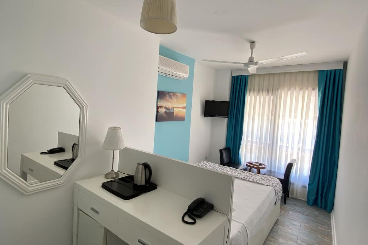 Standard Double Room, Sea View | Egyptian cotton sheets, premium bedding, in-room safe, desk