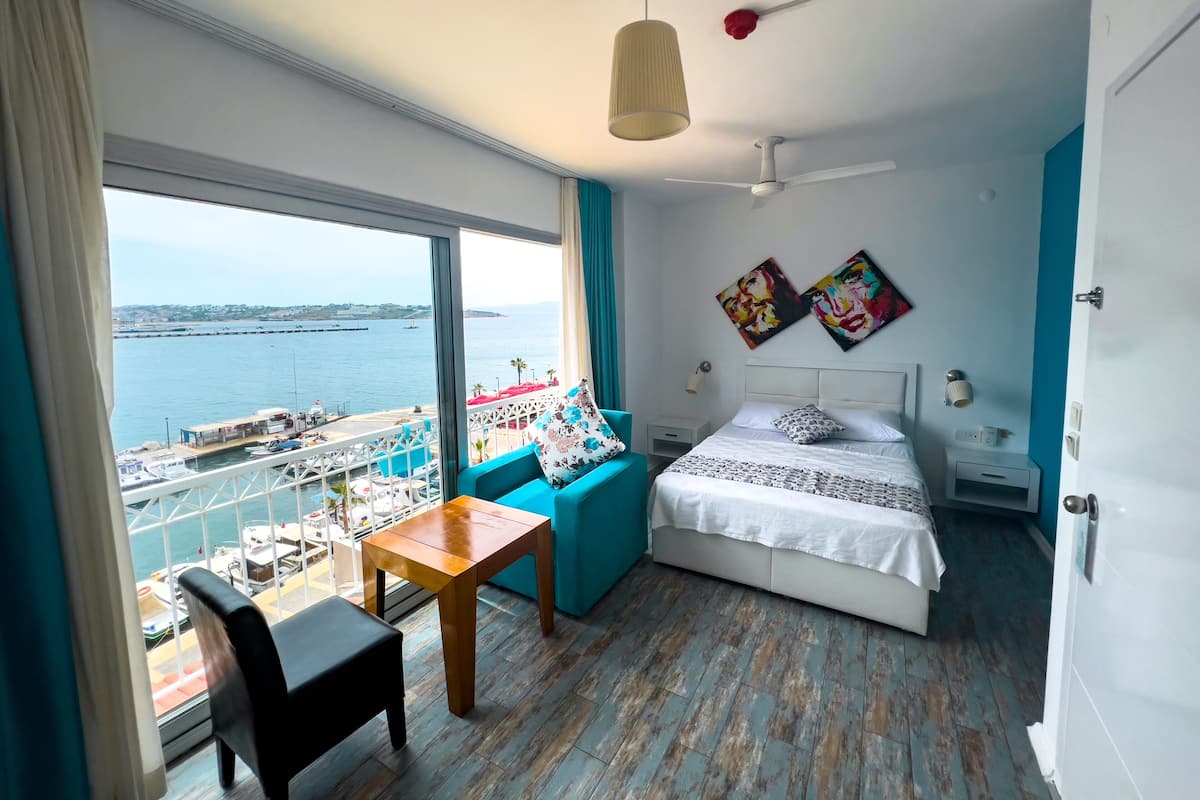 Deluxe Double Room, Sea View | Egyptian cotton sheets, premium bedding, in-room safe, desk