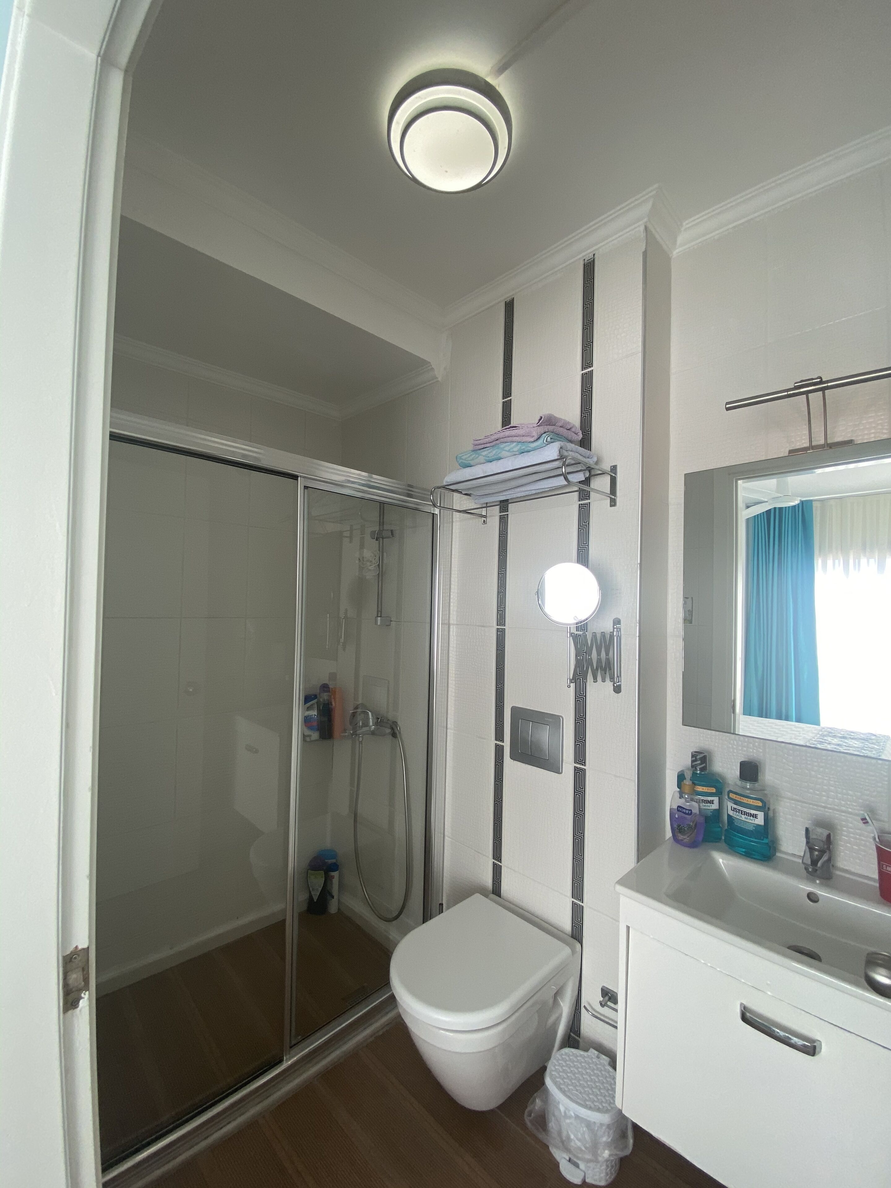 deluxe double room, sea view | bathroom | shower, free toiletries, hair dryer, slippers