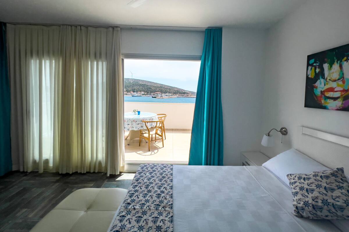 Deluxe Double Room, Balcony, Sea View | Egyptian cotton sheets, premium bedding, in-room safe, desk