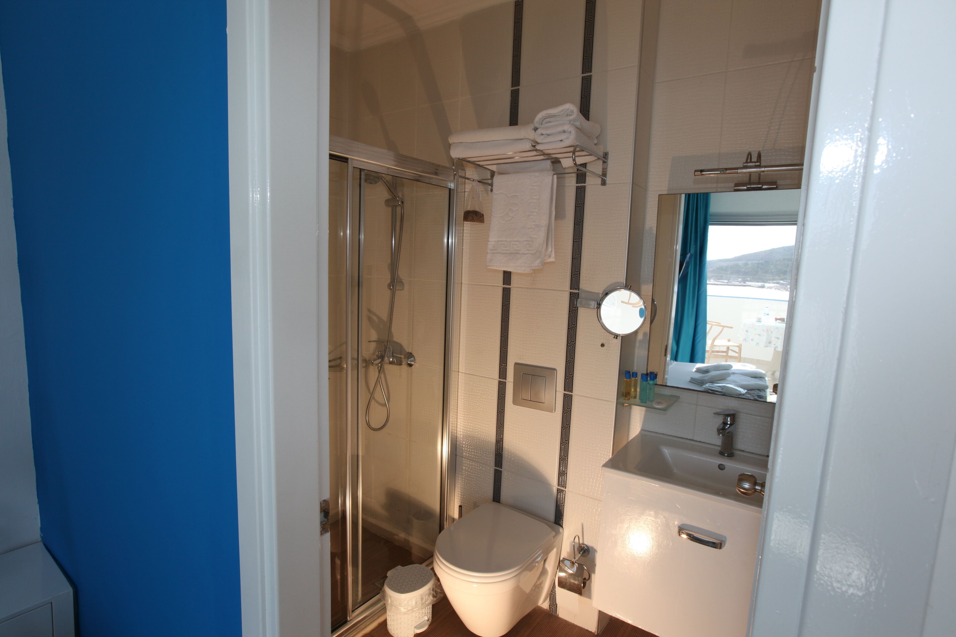 deluxe double room, balcony, sea view | city view