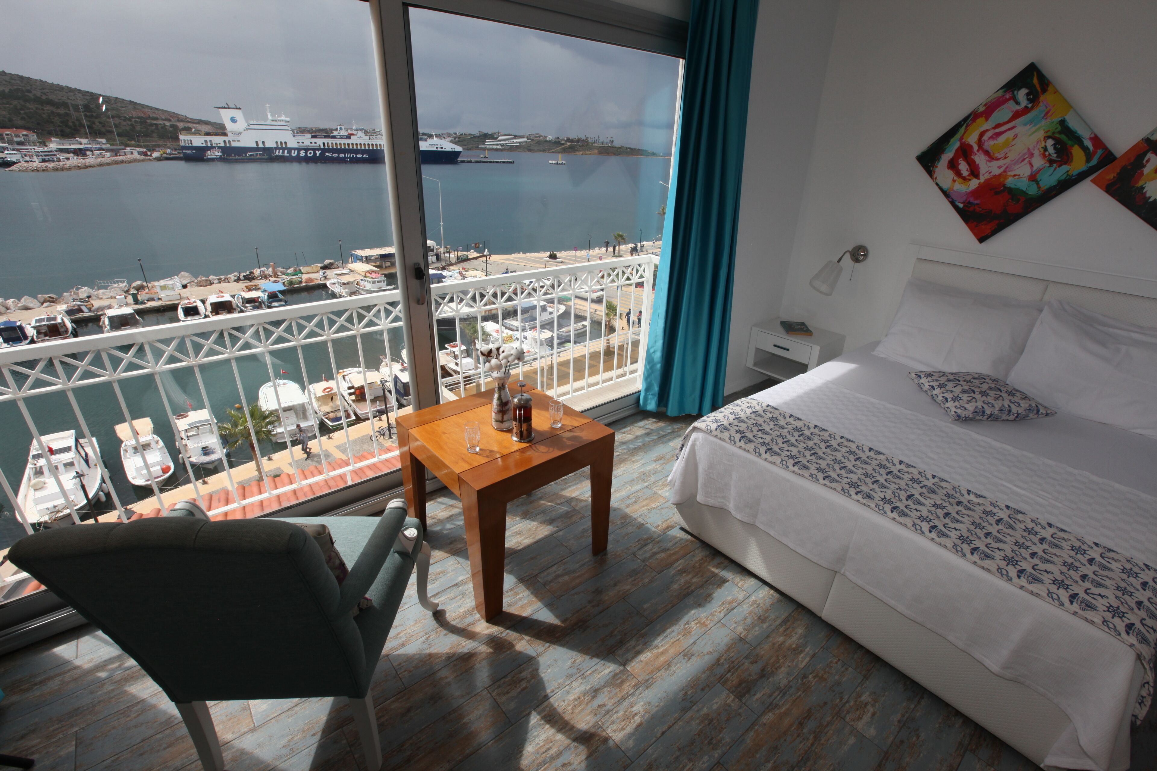 deluxe double room, sea view | city view
