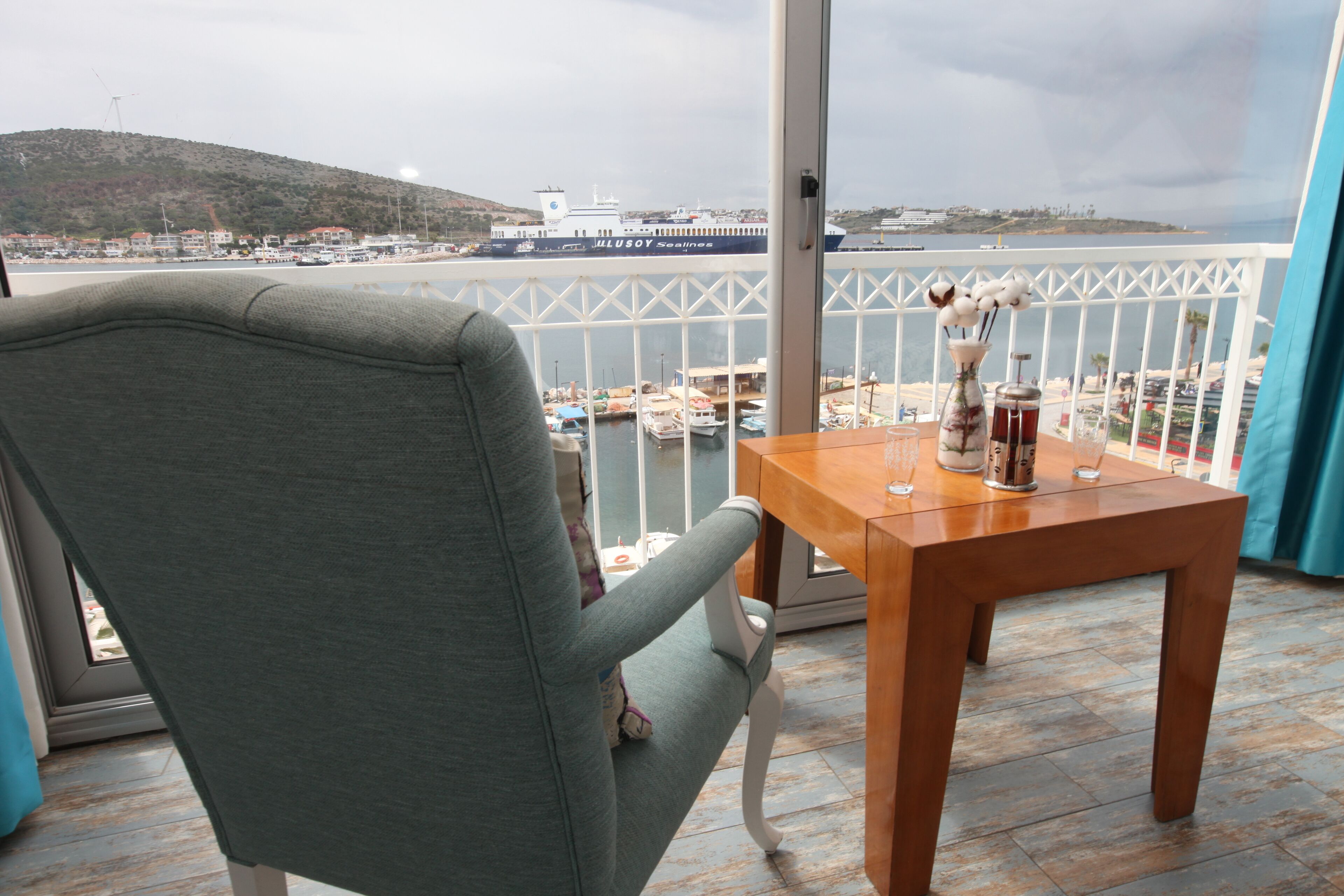 deluxe double room, sea view | city view