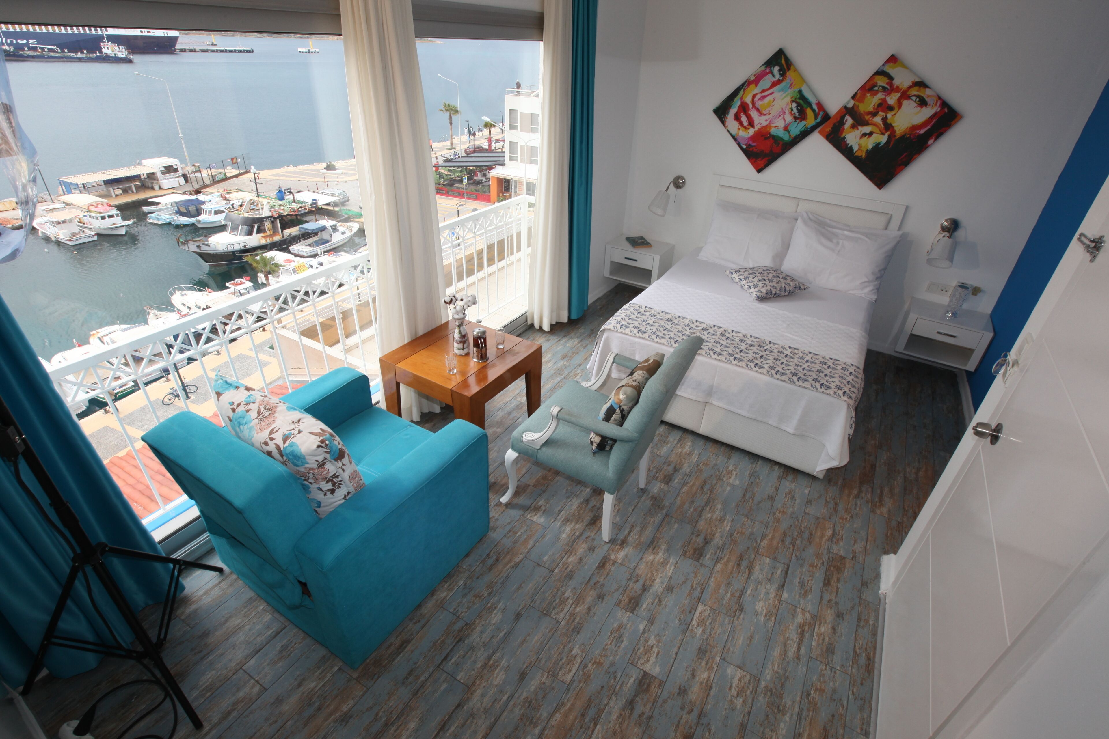 deluxe double room, sea view | city view