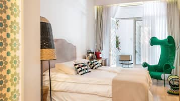 2 bedrooms, Egyptian cotton sheets, premium bedding, down comforters
