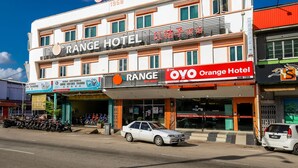Exterior - OYO 966 Segamat Red Orange Hotel Sdn Bhd (Segamat)