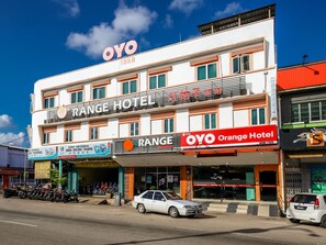 Exterior - OYO 966 Segamat Red Orange Hotel Sdn Bhd (Segamat)