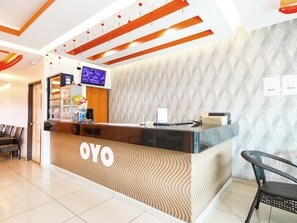 Reception - OYO 966 Segamat Red Orange Hotel Sdn Bhd (Segamat)