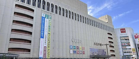 Shopping mall