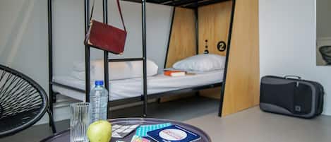 Family Room (4) | Soundproofing, rollaway beds, free WiFi, bed sheets