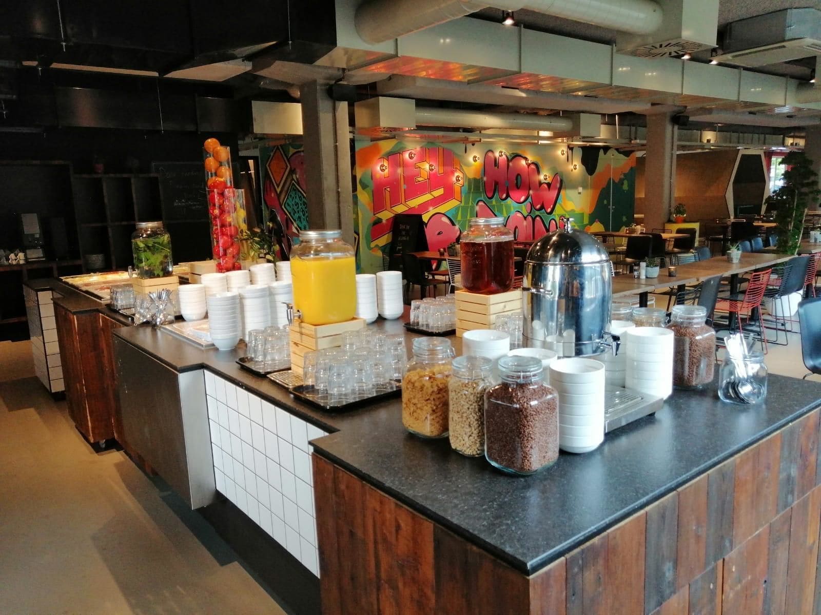 Petit déjeuner buffet