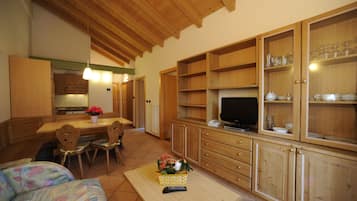 Apartment, 2 Schlafzimmer | Wohnbereich