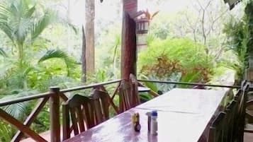 Se ofrece un desayuno inglés todos los días (por un coste adicional)