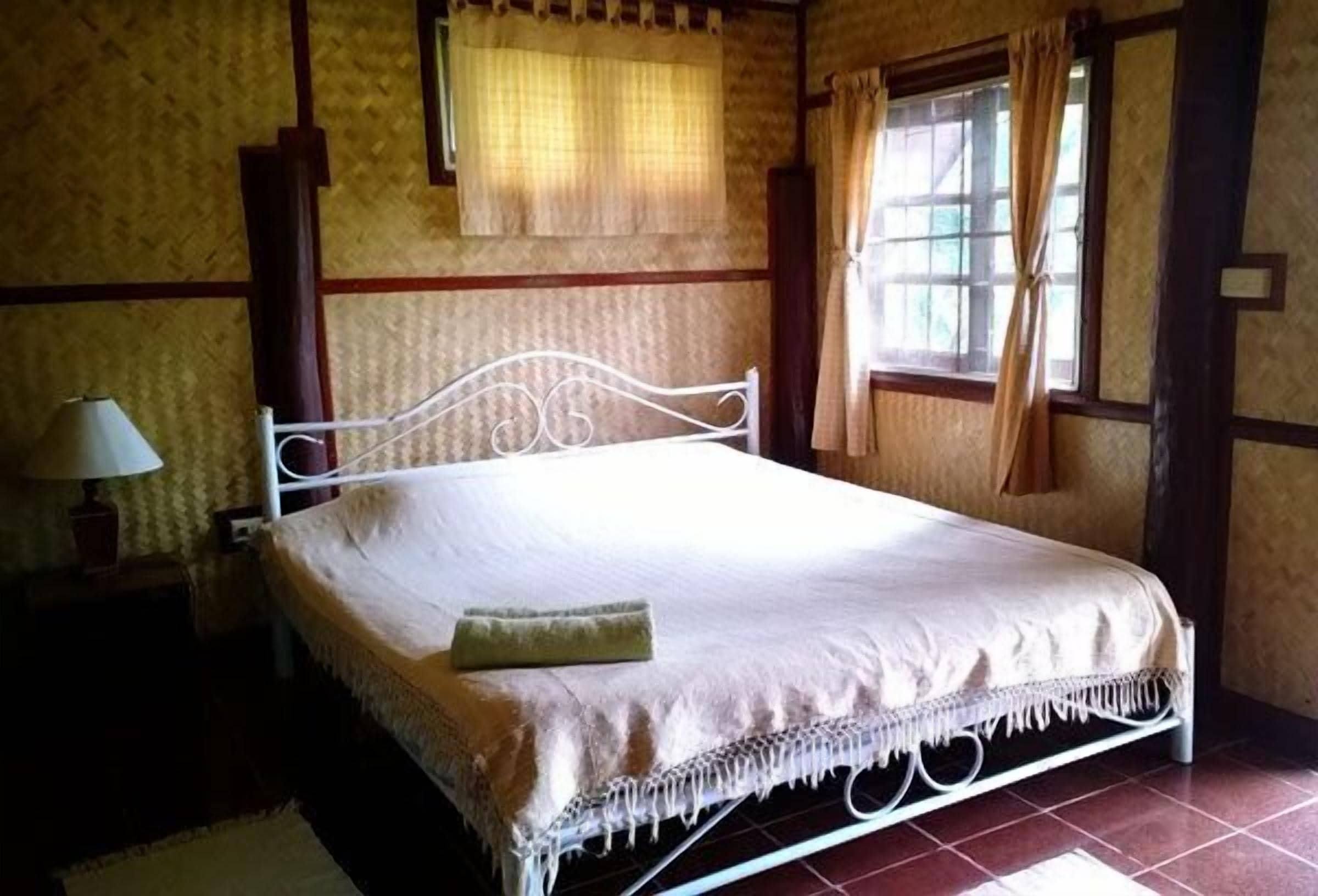 Rollaway beds, free WiFi