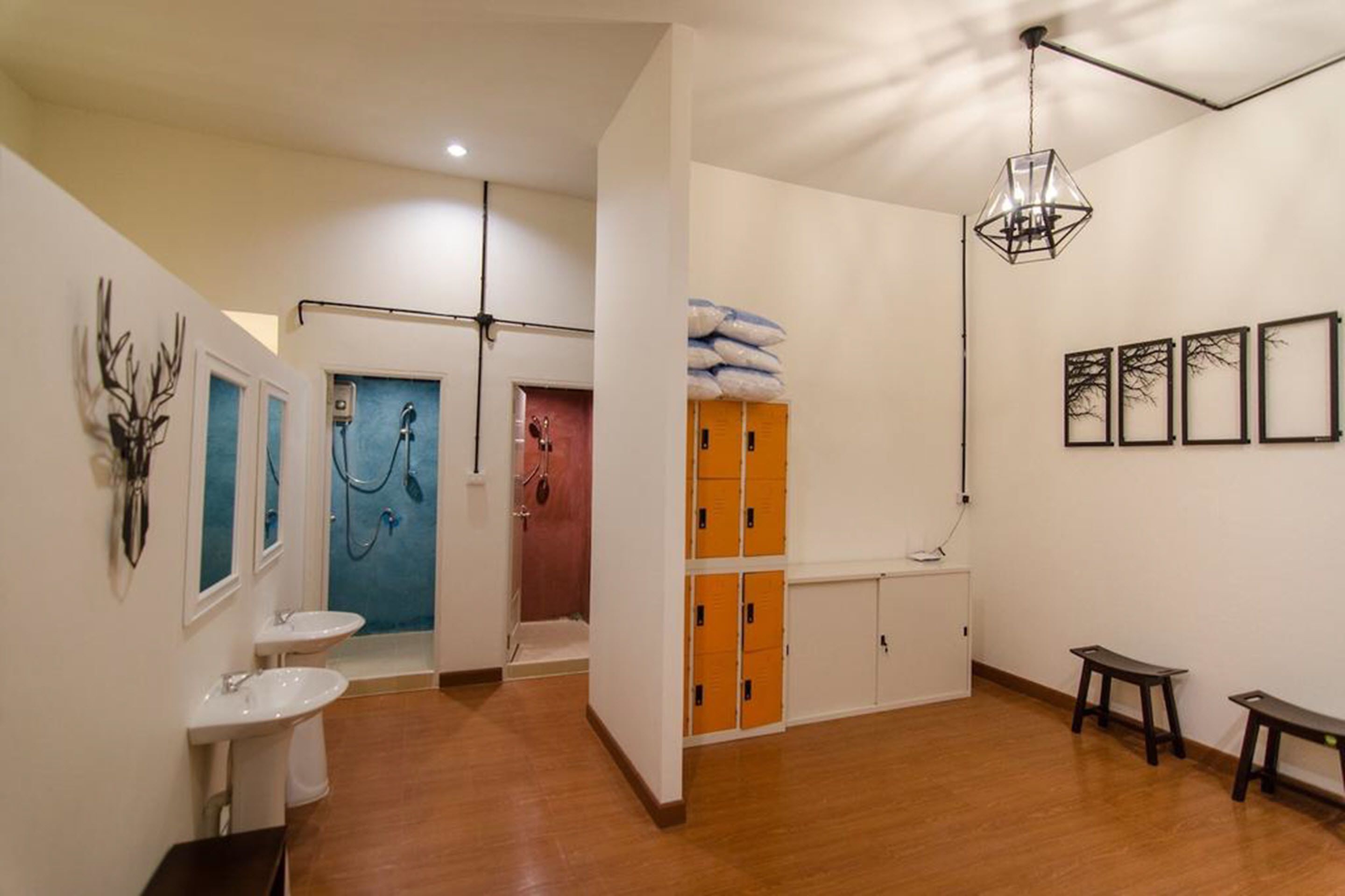 Shower, towels