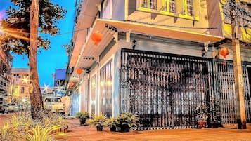 Façade de lâhĂ©bergement - soirĂ©e/nuit