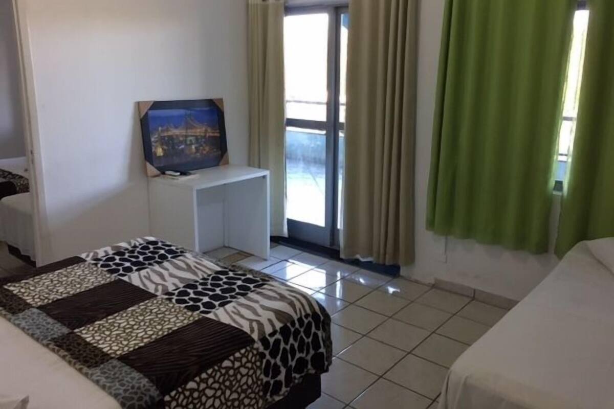 Free cots/infant beds, free WiFi