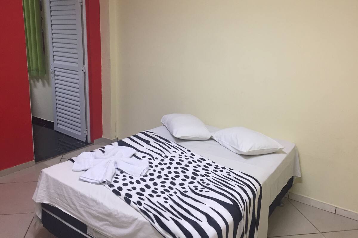 Free cots/infant beds, free WiFi