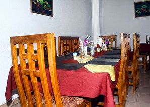 Breakfast, lunch and dinner served - Stadium Hotel (Kumasi)