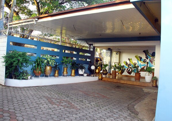 Exterior - Stadium Hotel (Kumasi)