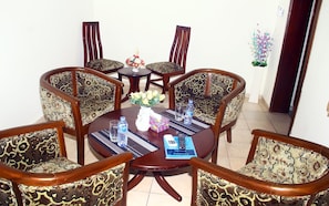 Flat-screen TV - Stadium Hotel (Kumasi)