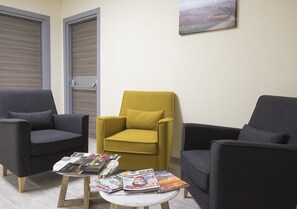 Lobby sitting area - Stella delle Langhe (Govone)