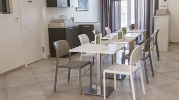 Desayuno bufé gratuito y diario