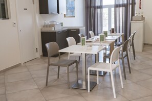 Free daily buffet breakfast - Stella delle Langhe (Govone)