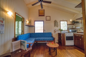 Turtle 2-bedroom apartment | Coin séjour