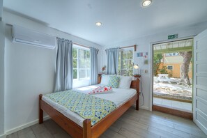 Individually decorated, individually furnished, blackout drapes - Placencia Villas (Placencia)