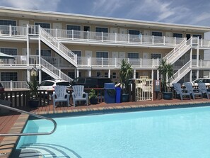 Outdoor pool - Sea Horse Motel (Beach Haven)