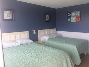 Rom – standard, flere senger | Strykejern/-brett og wi-fi (inkludert)