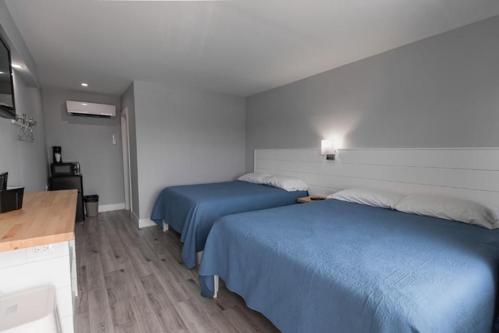 Iron/ironing board (on request), free WiFi, bed sheets