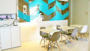 Unclassified image, 4 of 54, button - Makassar Beach Inn (Makassar)