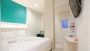 Unclassified image, 3 of 54, button - Makassar Beach Inn (Makassar)