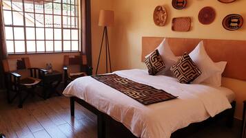 In-room safe, free WiFi, bed sheets