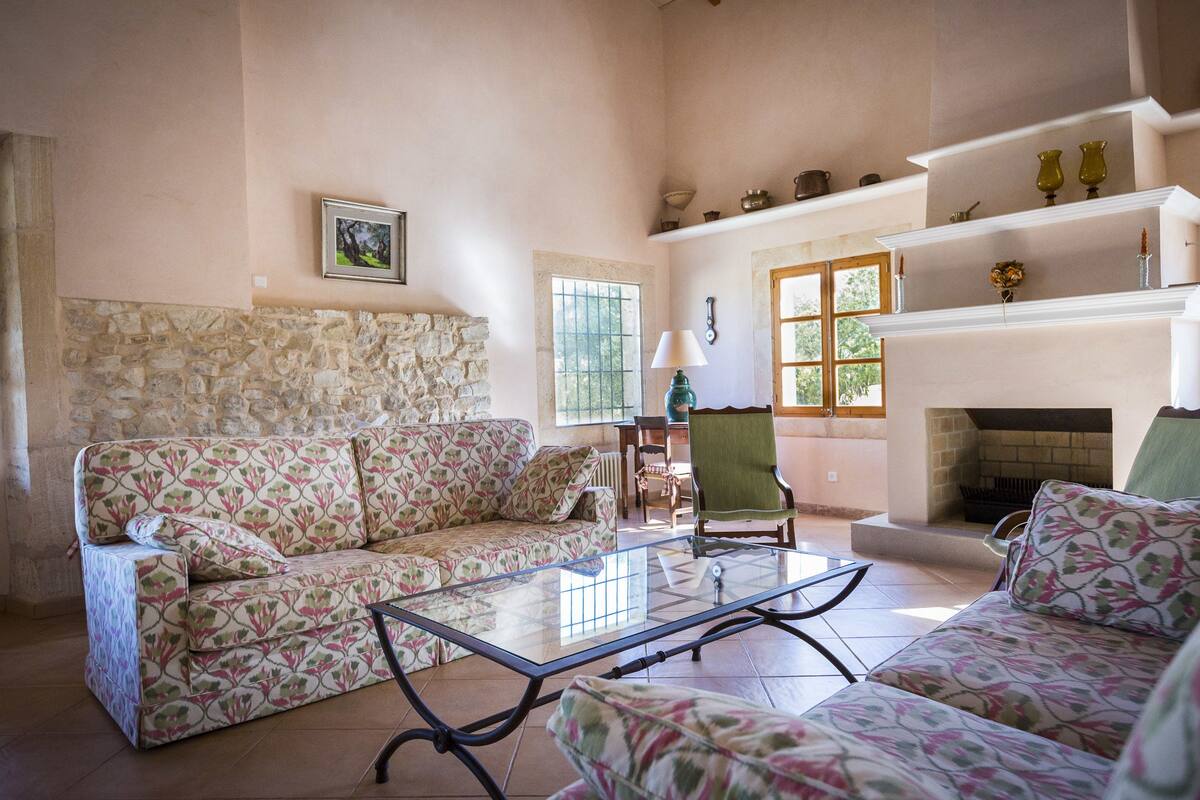Villa, 4 Bedrooms, Private Pool | Living room