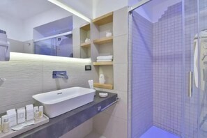 Shower, free toiletries, hair dryer, slippers - Grand Hotel Santa Maria (Castellabate)