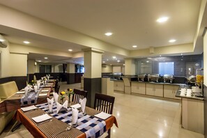 Breakfast, lunch, dinner served; international cuisine  - The Central Park (Hyderabad)