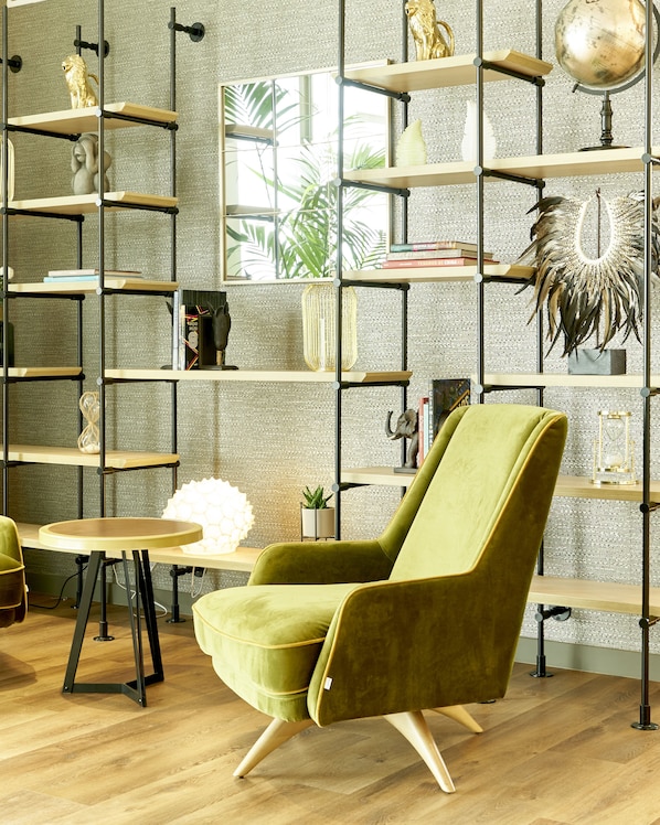 Coin salon dans le hall