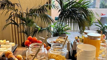 Gratis kontinental frukost varje dag