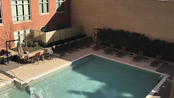 Piscina externa sazonal
