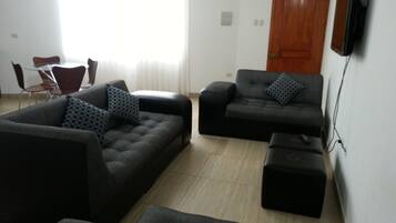 Habitación (Triple 3 Camas) | Tabla de planchar con plancha, cunas gratuitas, wifi gratis