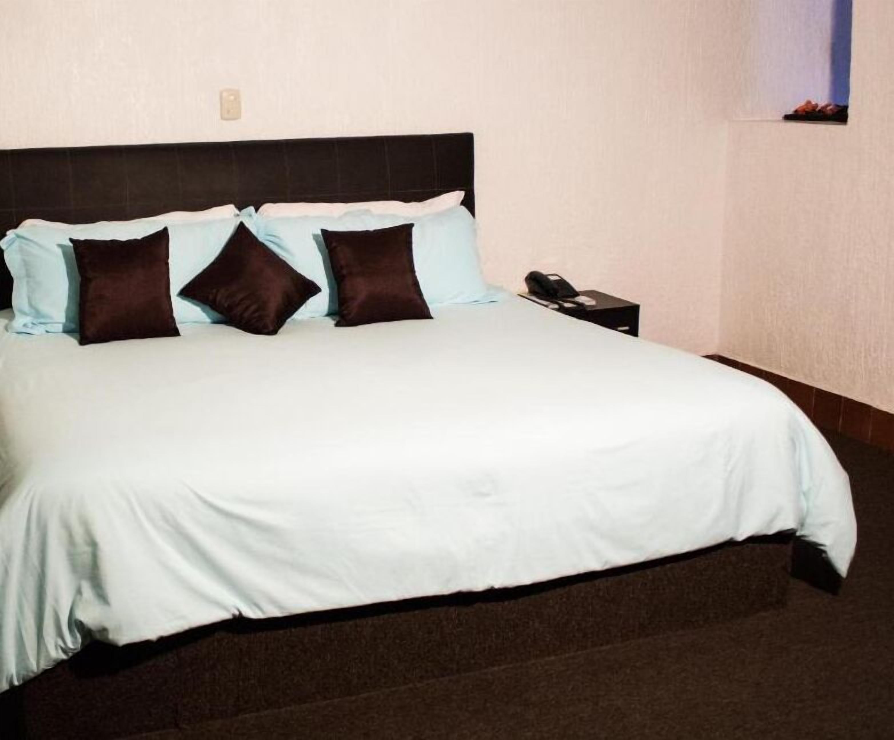 in-room safe, desk, iron/ironing board, free wifi