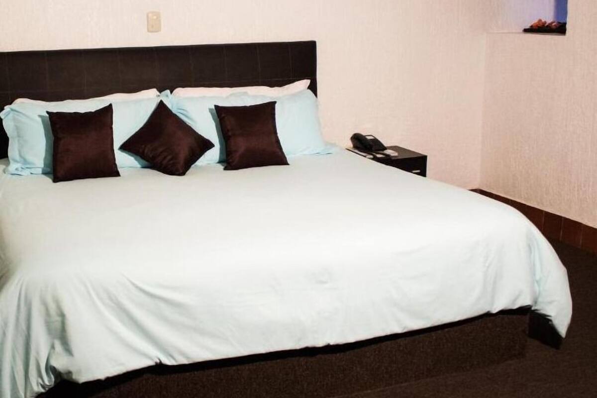 in-room safe, desk, iron/ironing board, free wifi