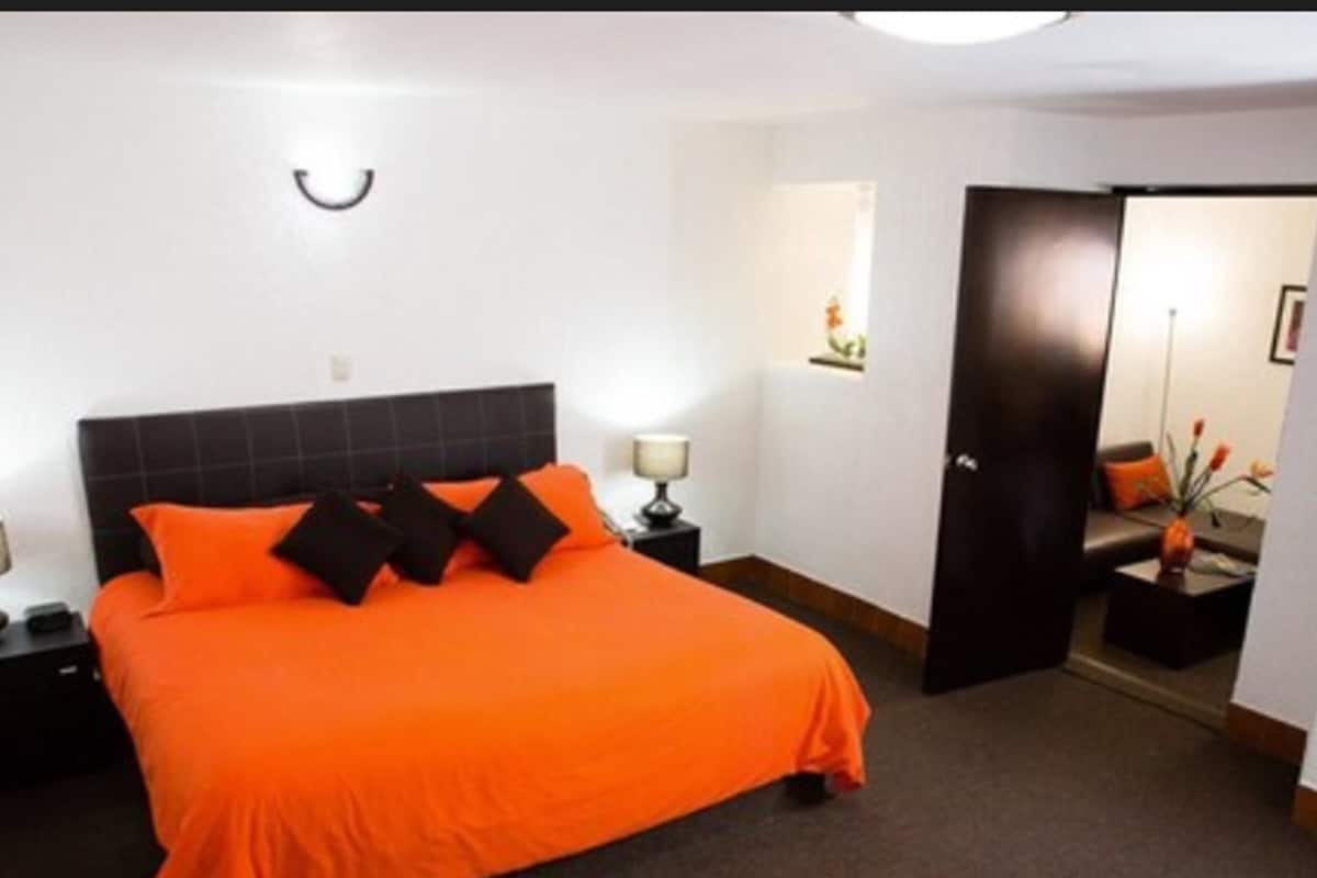 room, 1 king bed | in-room safe, desk, iron/ironing board, free wifi