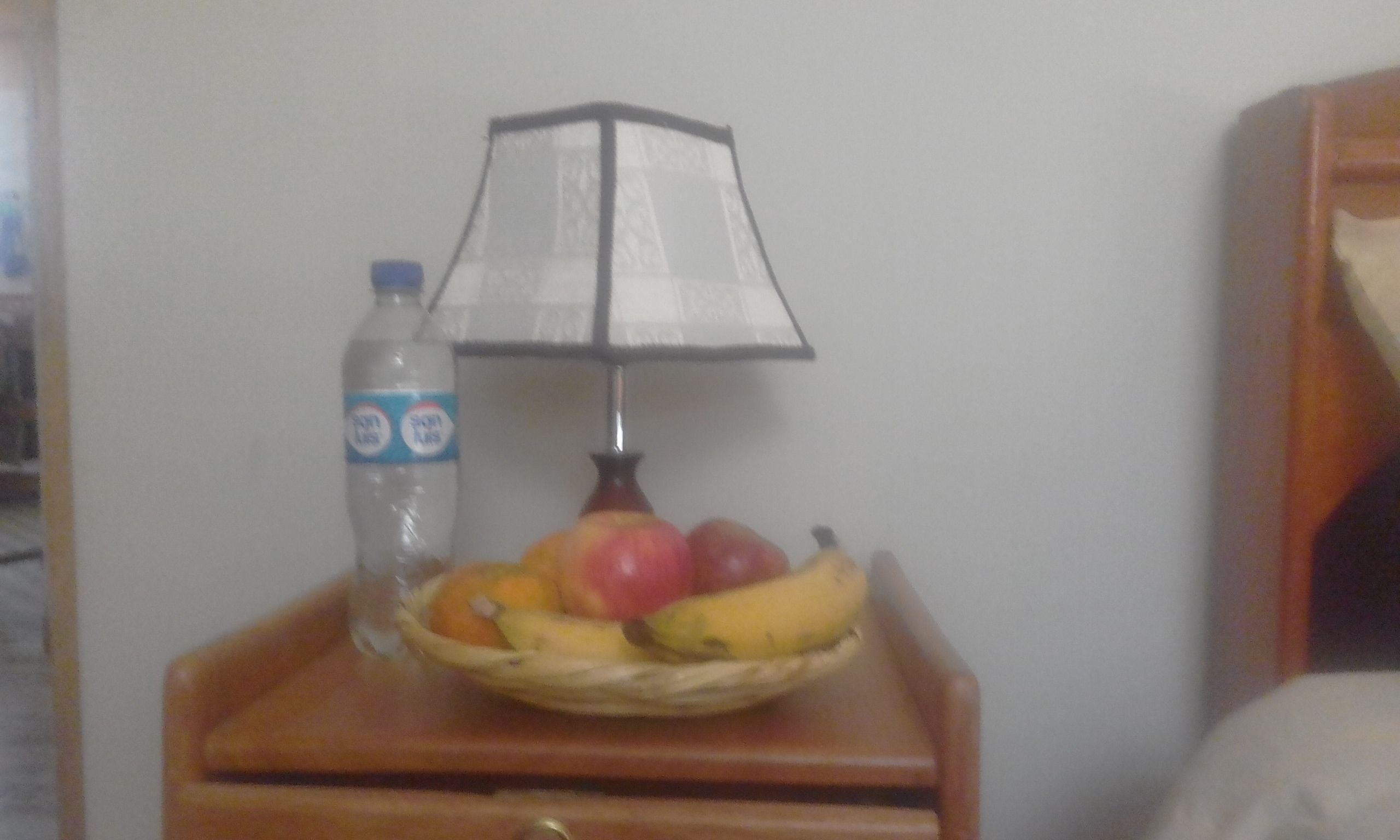 Caja fuerte, tabla de planchar con plancha, wifi gratis
