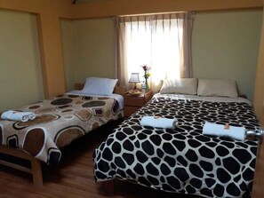 In-room safe, iron/ironing board, free WiFi - Aputinya B&B (Ollantaytambo)